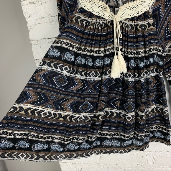 Wrangler Crochet Trim Long Sleeve Blouse NWT Small - Picture 3 of 9